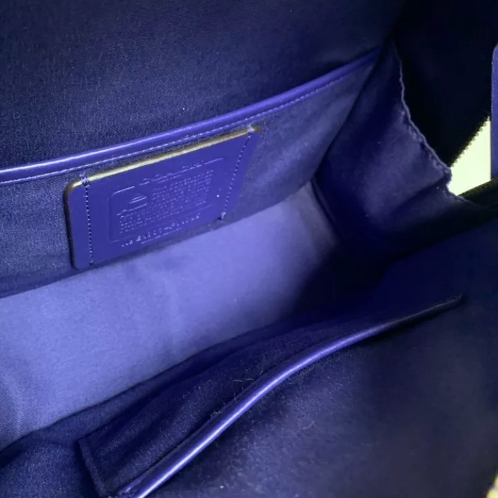 Coach lunch pail box purse great condition purple - Picture 7 of 8